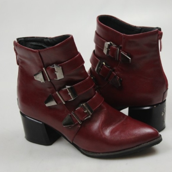 Red Cross Booties - Picture 1 of 2